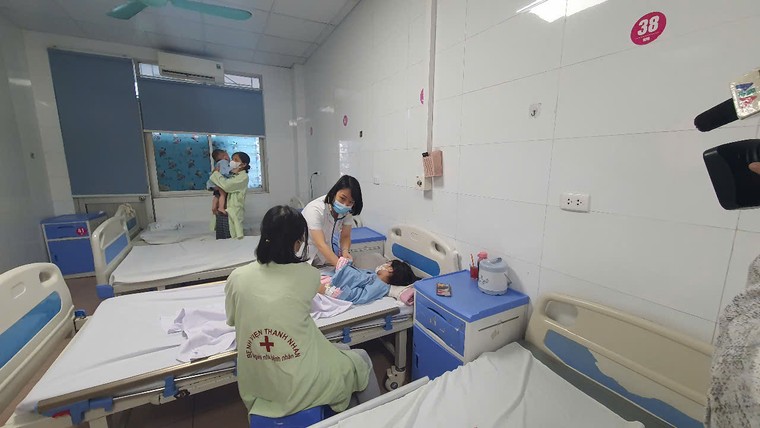 Phát hiện sớm ca mắc bệnh lây truyền qua đường hô hấp, không để lây lan ảnh 1