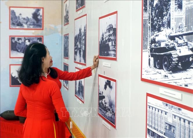 Trưng bày hiện vật, hình ảnh, ấn phẩm tiêu biểu về Quân đội nhân dân Việt Nam ảnh 1