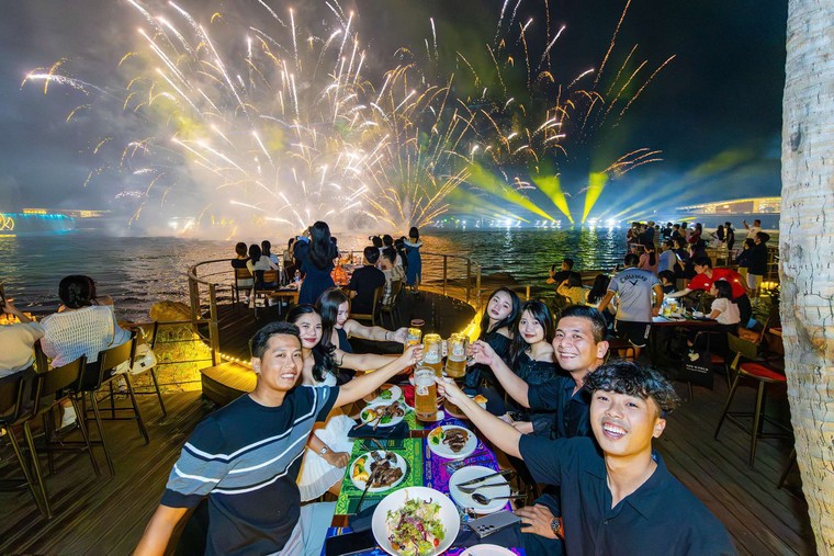 Phú Quốc bất ngờ trở lại đường đua hút khách Việt cho kỳ nghỉ Tết Nguyên đán ảnh 1