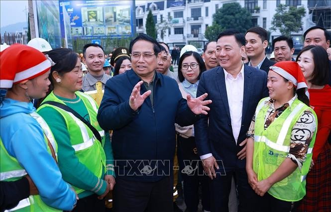 Thủ tướng dự lễ khởi công, khảo sát các dự án hạ tầng tại Lào Cai ảnh 2