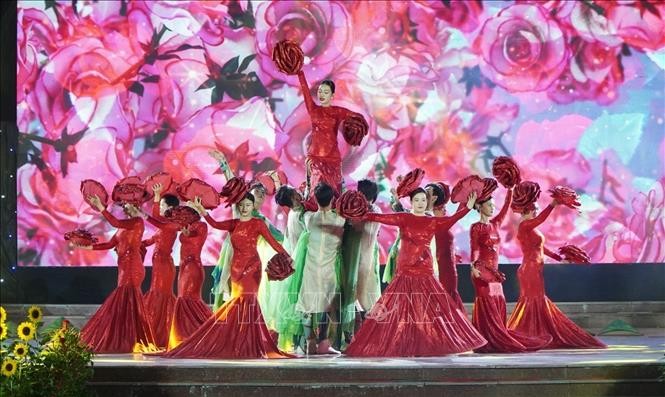 Thành phố hoa Sa Đéc khai mạc Lễ hội hoa xuân năm 2025 ảnh 2