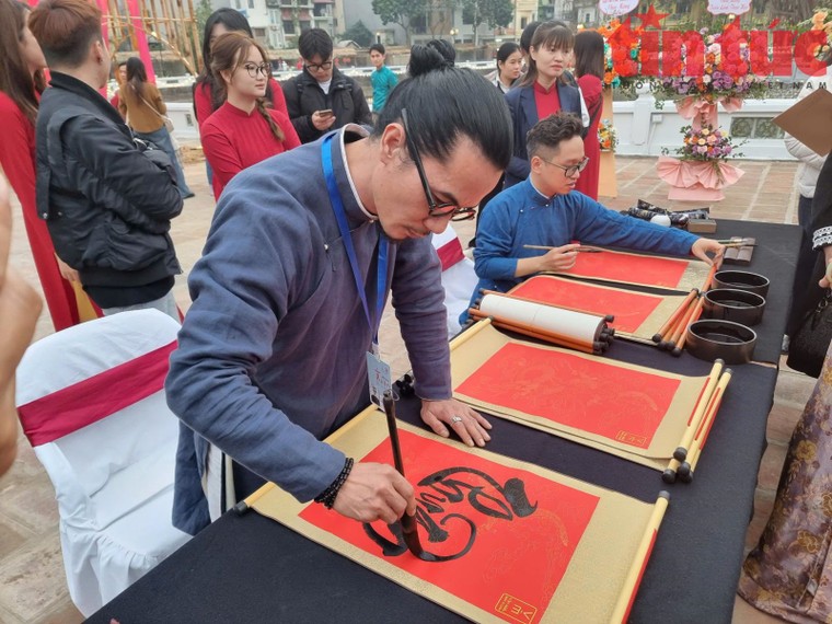 Khai mạc Hội chữ Xuân Ất Tỵ với chủ đề "Thực học" ảnh 8
