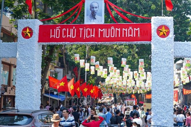 Khám phá những điểm du Xuân thú vị ở Thủ đô dịp Tết Nguyên đán Ất Tỵ ảnh 2