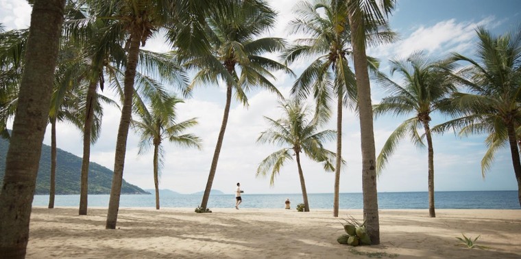 Cận cảnh căn villa giá 100 triệu/đêm gây xôn xao trong “Yêu nhầm bạn thân” ảnh 10