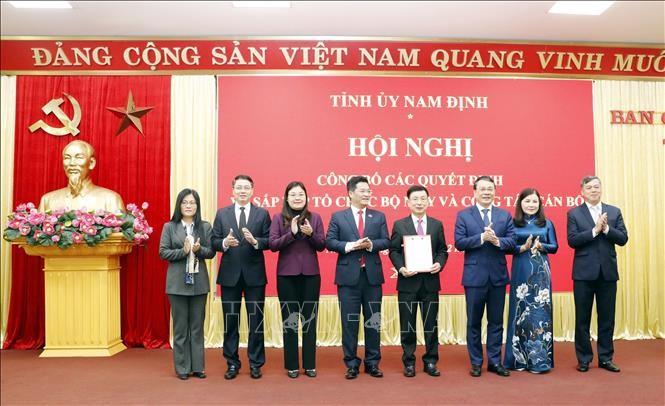 Tinh gọn bộ máy: Triển khai nhiệm vụ theo mô hình tổ chức mới, đảm bảo chế độ cho cán bộ nghỉ trước tuổi ảnh 2