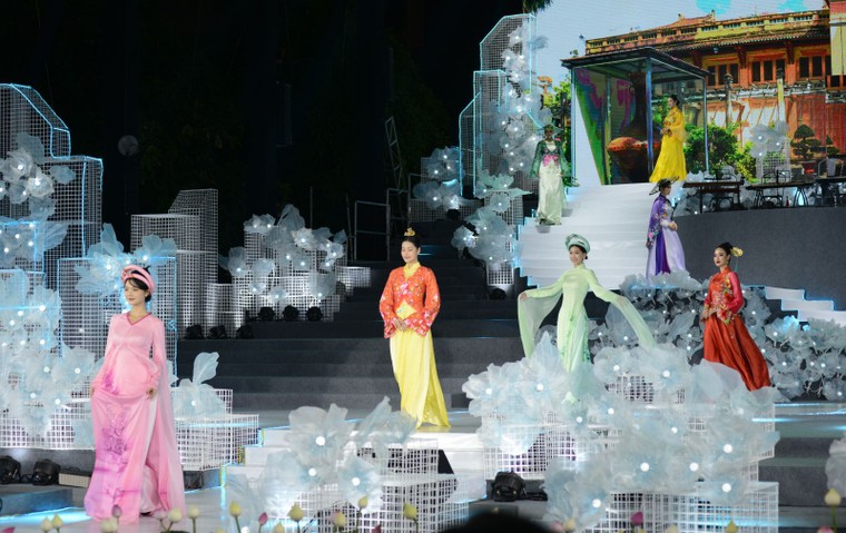 Lễ hội Áo dài TP Hồ Chí Minh năm 2025 diễn ra từ ngày 1 - 9/3 ảnh 4