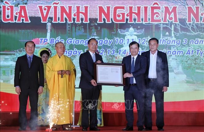 Công bố Bộ tượng Tam Tổ Trúc Lâm chùa Vĩnh Nghiêm là bảo vật Quốc gia ảnh 1