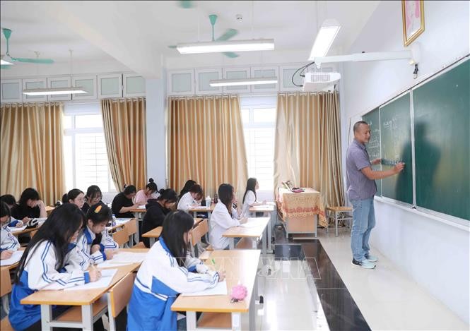 Bộ Giáo dục và Đào tạo giải đáp thắc mắc về thi tốt nghiệp, tuyển sinh đại học năm 2025 ảnh 1