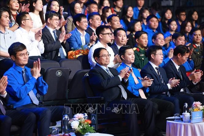 Thủ tướng dự Lễ trao giải thưởng Gương mặt trẻ Việt Nam tiêu biểu năm 2024 ảnh 1