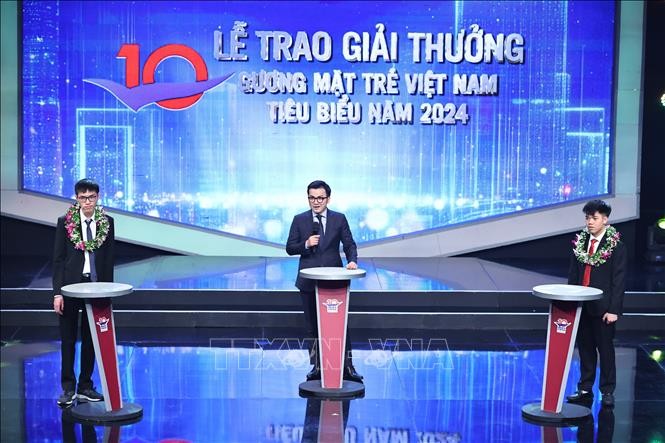 Thủ tướng dự Lễ trao giải thưởng Gương mặt trẻ Việt Nam tiêu biểu năm 2024 ảnh 8