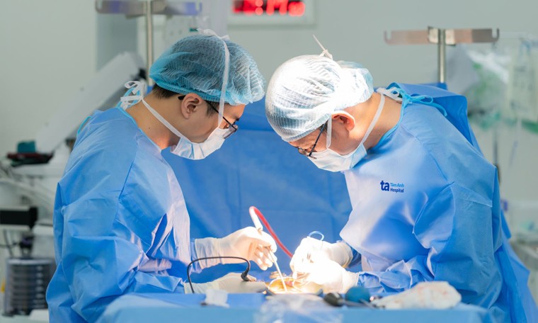 Tổn thương đốt sống cổ vì sử dụng điện thoại quá nhiều ảnh 2