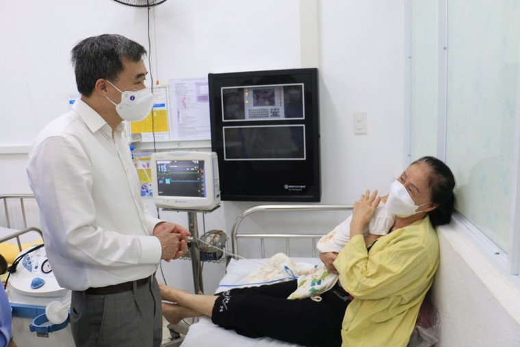 Bố trí khu khám riêng cho người nghi mắc sởi và người bệnh sởi ảnh 1