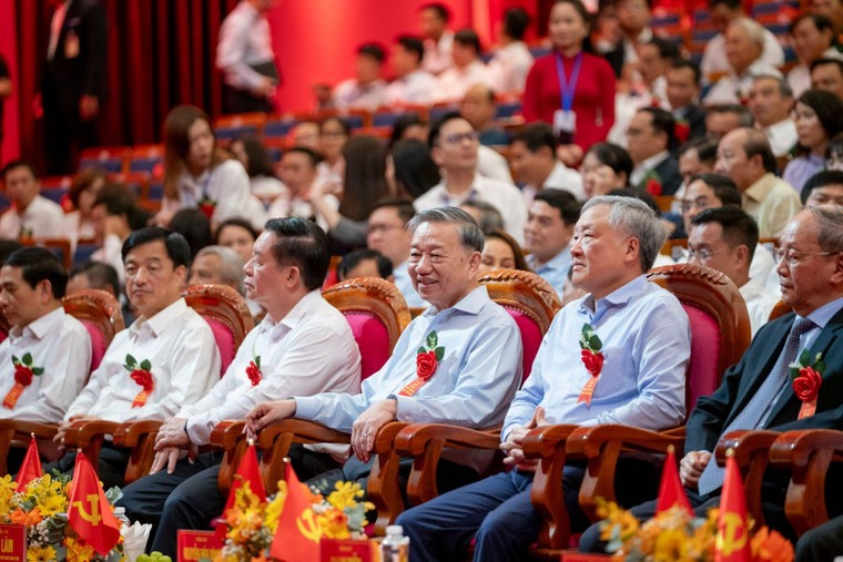 Hào hùng chương trình nghệ thuật “Đảng trong mùa xuân đại thắng” tại Đà Nẵng ảnh 1