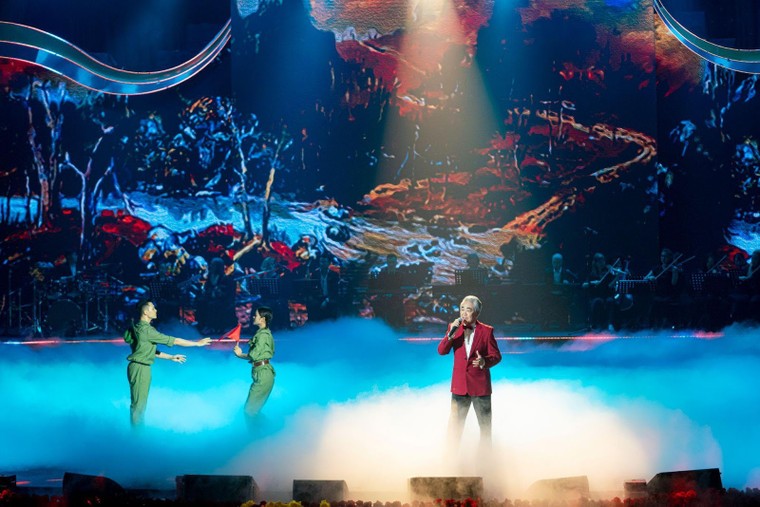 Hào hùng chương trình nghệ thuật “Đảng trong mùa xuân đại thắng” tại Đà Nẵng ảnh 4