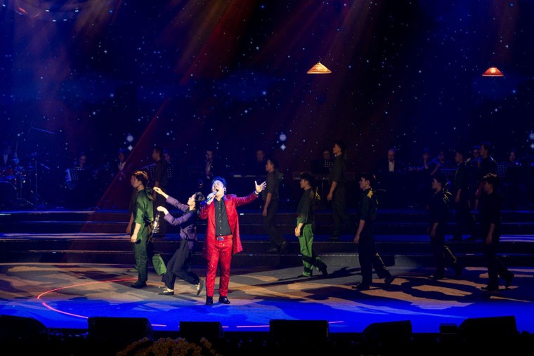 Hào hùng chương trình nghệ thuật “Đảng trong mùa xuân đại thắng” tại Đà Nẵng ảnh 5