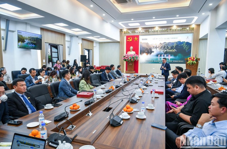 Báo Nhân Dân ra mắt video âm nhạc "Victory - Bond in Vietnam" ảnh 5