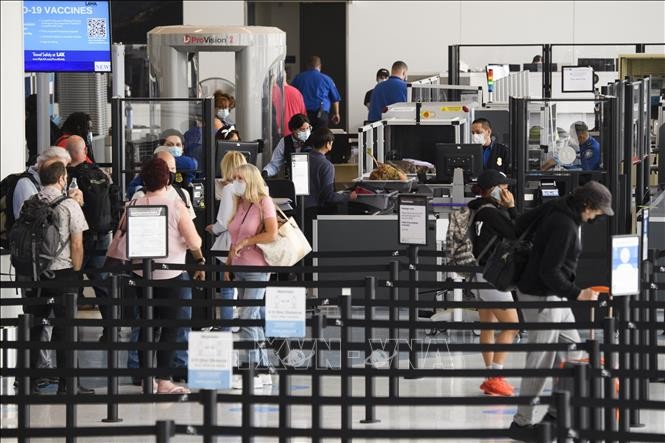 Nguyên nhân khiến nhiều quốc gia đồng loạt cảnh báo về nhập cảnh Mỹ ảnh 2