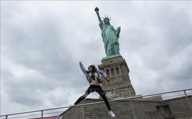 Nguyên nhân khiến nhiều quốc gia đồng loạt cảnh báo về nhập cảnh Mỹ ảnh 1