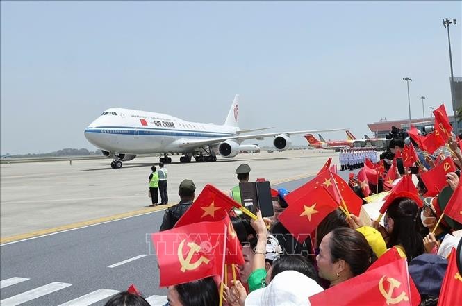 Tổng Bí thư, Chủ tịch nước Trung Quốc Tập Cận Bình đến Hà Nội, bắt đầu chuyến thăm cấp Nhà nước tới Việt Nam ảnh 4