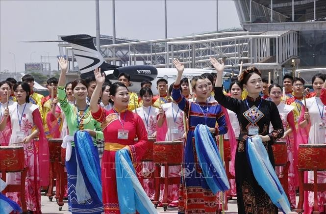 Tổng Bí thư, Chủ tịch nước Trung Quốc Tập Cận Bình đến Hà Nội, bắt đầu chuyến thăm cấp Nhà nước tới Việt Nam ảnh 6