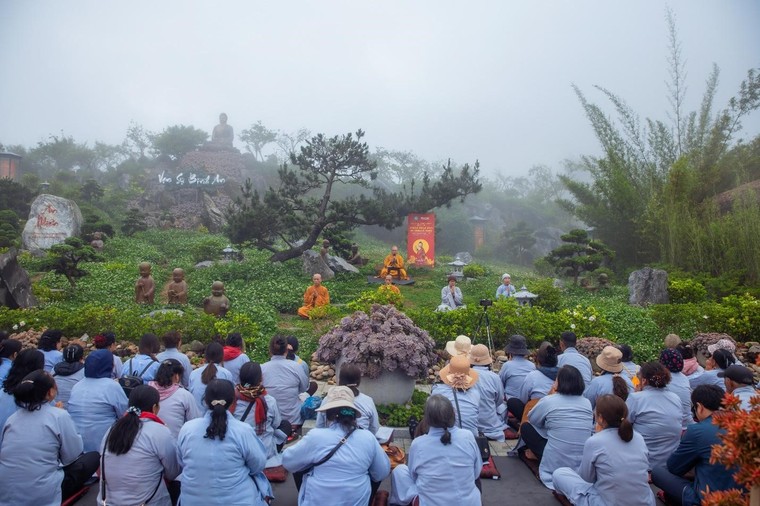 Đỉnh thiêng Fansipan tổ chức lễ mừng Phật đản năm 2025 ảnh 3