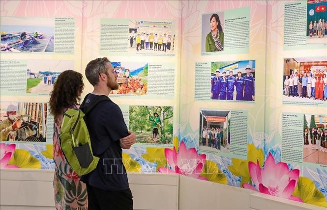 Tỏa sáng những tấm gương bình dị mà cao quý ảnh 2