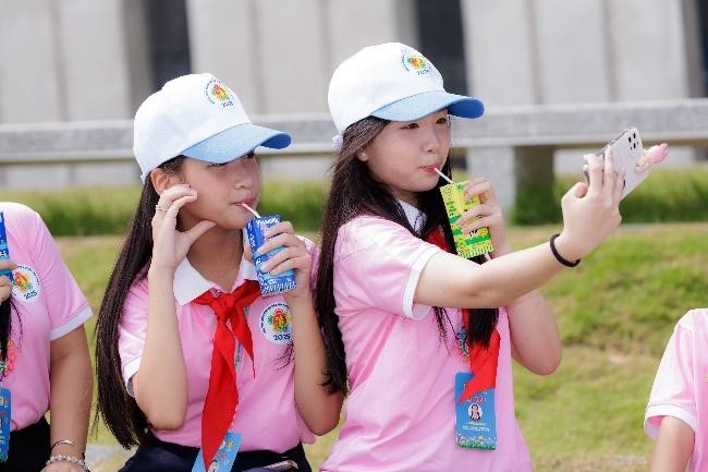 Vinamilk đồng hành cùng thiếu nhi Cháu ngoan Bác Hồ hướng đến kỷ niệm 135 năm ngày sinh nhật Bác ảnh 8