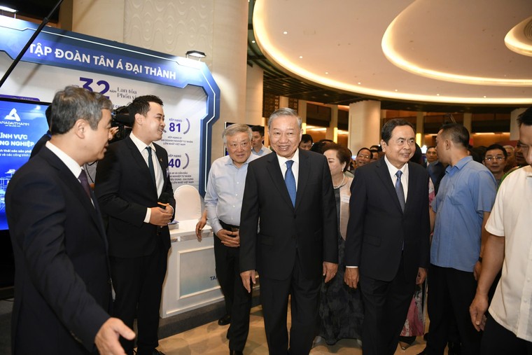 Tân Á Đại Thành vinh dự góp mặt tại hội nghị toàn quốc về phát triển kinh tế tư nhân ảnh 1