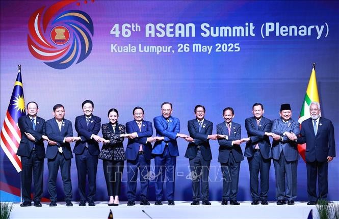 Thủ tướng tham dự Phiên toàn thể Hội nghị Cấp cao ASEAN lần thứ 46 ảnh 4