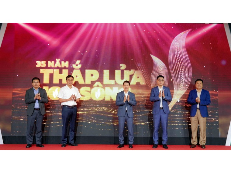 PV GAS Talks “35 năm - Thắp lửa non sông”: Hành trình truyền cảm hứng, kết nối và giữ lửa nhiệt huyết ảnh 5