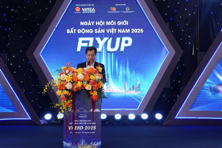 Ngày hội Môi giới Bất động sản Việt Nam 2025: “FLY UP – VARS Vững tâm, Vươn tầm mới” ảnh 1