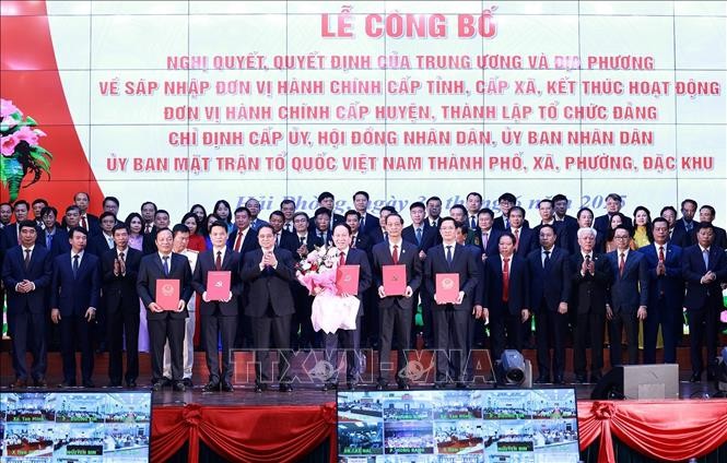 Lãnh đạo Đảng, Nhà nước dự Lễ công bố các nghị quyết, quyết định sáp nhập đơn vị hành chính ảnh 8