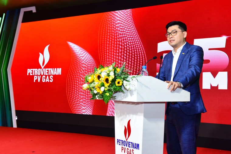 “PV GAS - 35 năm Thắp lửa non sông” – chiến dịch truyền thông độc đáo được phát động đầy ấn tượng tại PV GAS ảnh 1