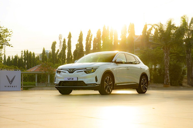 Người dùng thích VF 8 vì sức mạnh “gây nghiện”, an toàn vượt trội và ưu đãi kịch trần ảnh 1