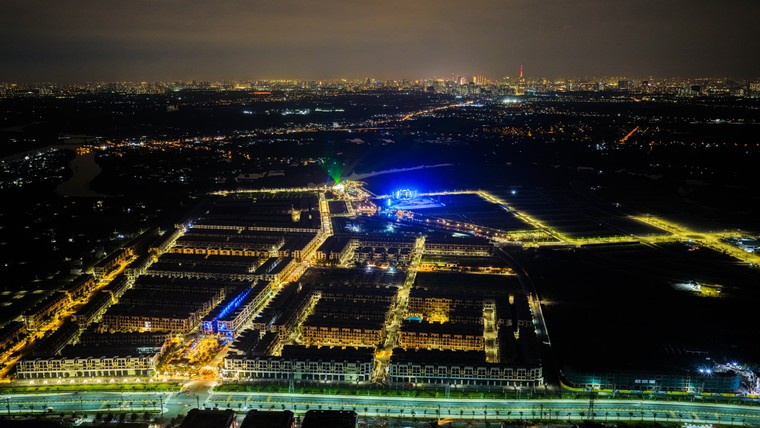 Thành phố Thiên niên kỷ T&T City Millennia bừng sáng trước đại nhạc hội ảnh 1