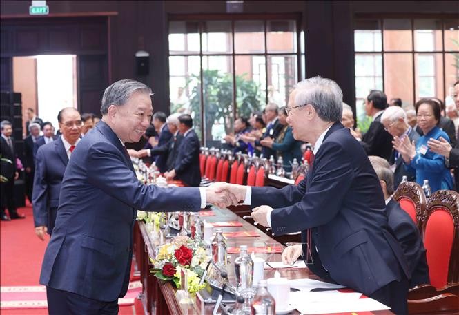 Tổng Bí thư chủ trì buổi gặp mặt các đồng chí nguyên lãnh đạo Đảng, Nhà nước ảnh 15