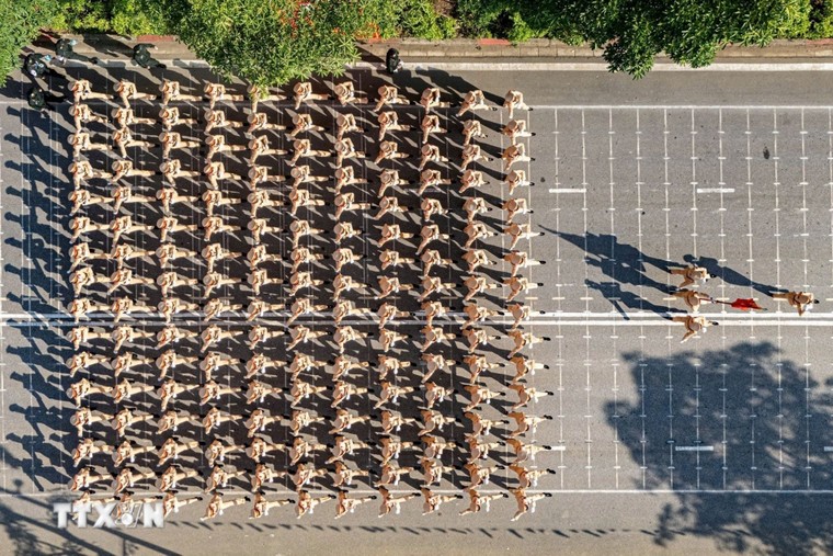 80 năm Công an Nhân dân Việt Nam cùng toàn dân trong sự nghiệp xây dựng và bảo vệ Tổ quốc ảnh 5