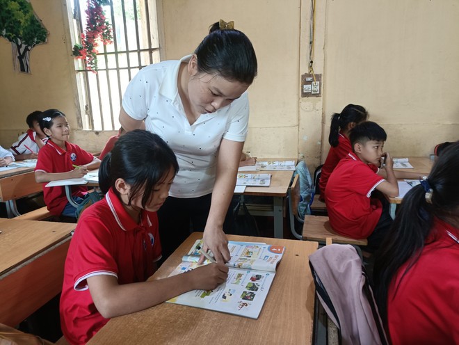 Bộ Chính trị ban hành Nghị quyết về đột phá phát triển giáo dục và đào tạo ảnh 2