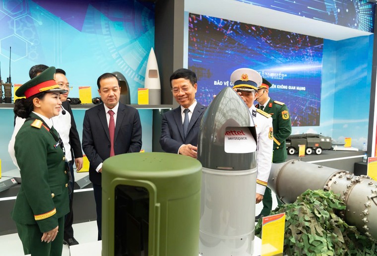 Nhiều khí tài công nghệ cao được Viettel trình diễn tại triển lãm lớn nhất từ trước tới nay ảnh 1