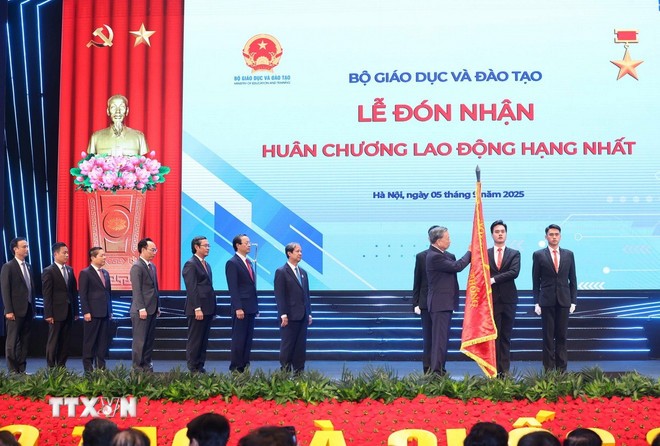 Tổng Bí thư Tô Lâm: Không áp đặt những chuẩn mực cũ cho nền giáo dục hiện đại ảnh 5