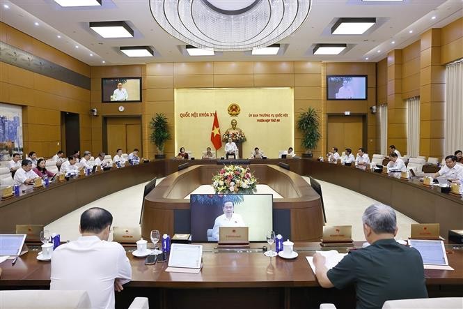 Tham nhũng, tiêu cực ở một số lĩnh vực còn diễn biến phức tạp ảnh 1