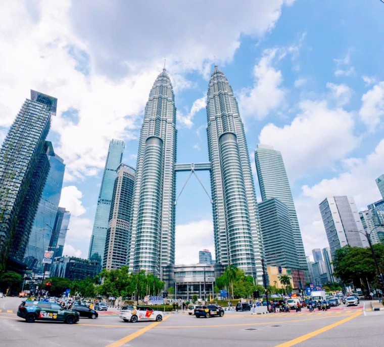 Chạy xuyên Đông Nam Á bằng VinFast VF 9, chủ xe chia sẻ: “Xe khỏe, chạy nhàn, trạm sạc ở Việt Nam vẫn hơn một bậc” ảnh 2