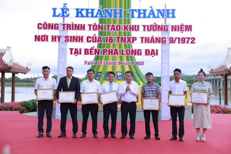 Khánh thành Khu tưởng niệm thanh niên xung phong hy sinh tại bến phà Long Đại ảnh 6