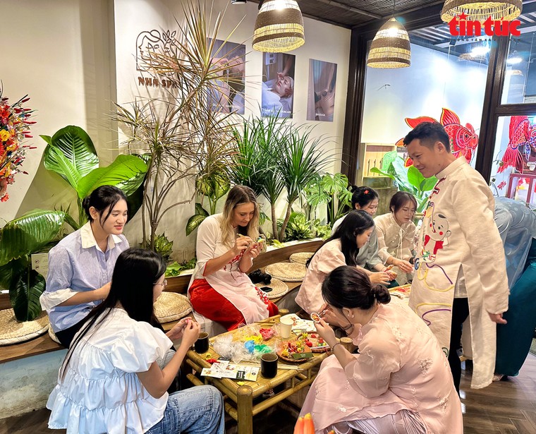 Trung thu Hà Nội 2025: Không gian sáng tạo cho trẻ em từ di sản dân gian ảnh 1