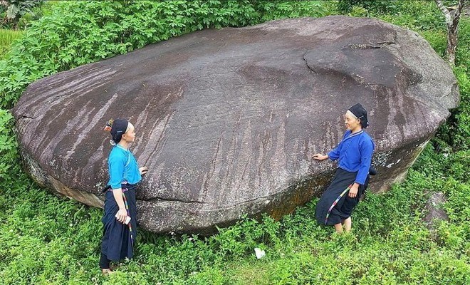 “Cuốn sử đá” bí ẩn giữa đại ngàn ảnh 3