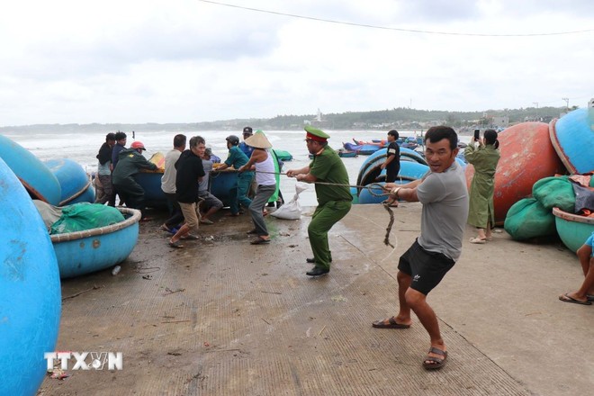 Thủ tướng chỉ đạo hoãn các cuộc họp không cấp bách để ứng phó bão lũ ảnh 2