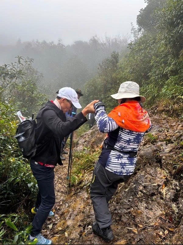 Chinh phục Fansipan: Khi Văn hóa “One team” hóa thành sức mạnh ảnh 2
