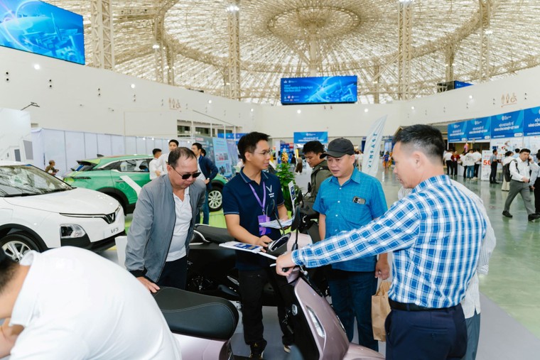 VinFast trở thành tâm điểm tại Tuần lễ Công nghiệp và Công nghệ Việt Nam 2025 với loạt xe điện hoành tráng ảnh 3