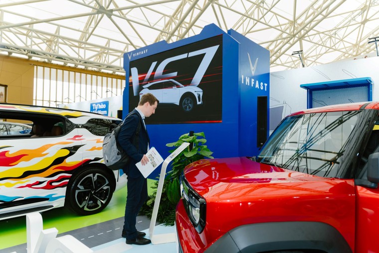 VinFast trở thành tâm điểm tại Tuần lễ Công nghiệp và Công nghệ Việt Nam 2025 với loạt xe điện hoành tráng ảnh 4