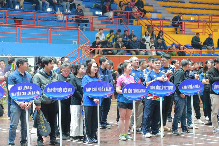 25 đoàn vận động viên tranh tài tại Hội khỏe Hội Nhà báo TP Hà Nội mở rộng lần thứ 30 ảnh 3